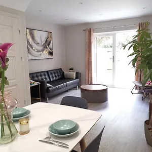  Holiday home 6mins From Beach, Free Parking United Kingdom