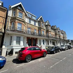  Apartment Town Centre Studio United Kingdom